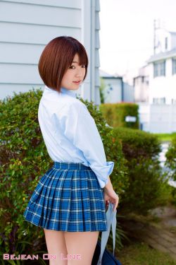 站在墙外等红杏